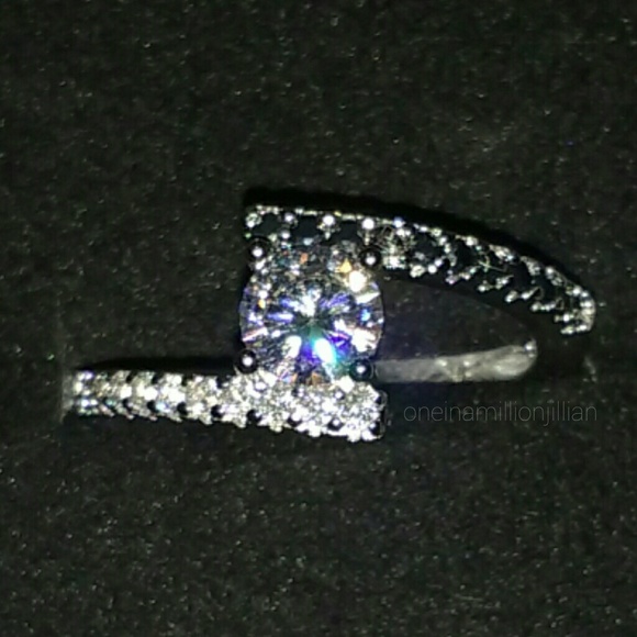 ❗GIFTED❗Sterling CZ Black Spinel Bypass Ring - Picture 3 of 7